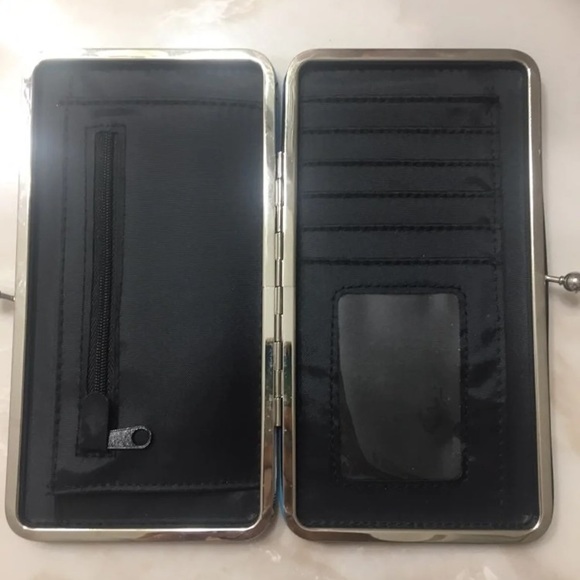 Frozen Wallet - Picture 3 of 6